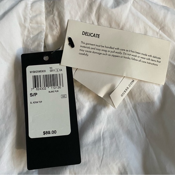 NWT Guess top Kora embroidered lace mock neck peplum style sleeveless blouse - Picture 10 of 10